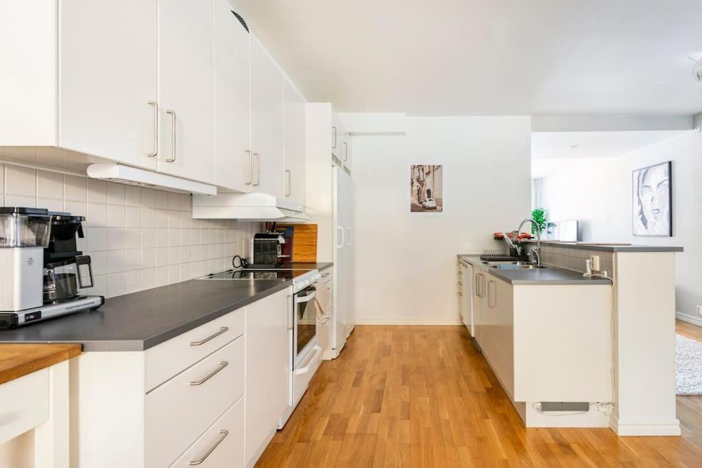 100 Sqm In Stockholms Finest Area - Oestermalm Appartement *