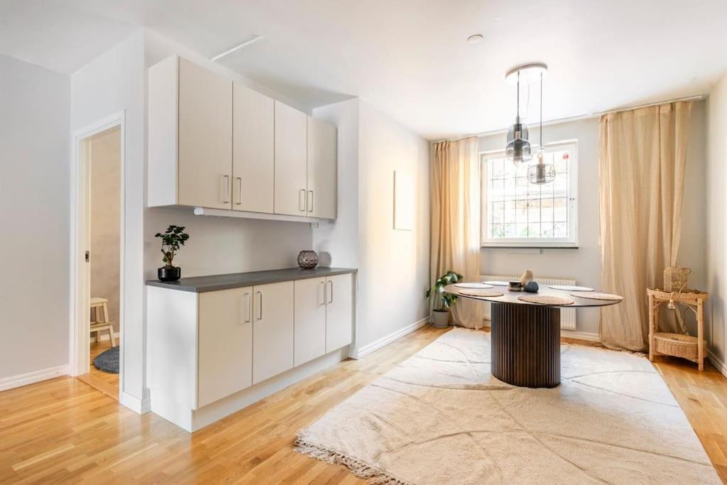 100 Sqm In Stockholms Finest Area - Oestermalm Appartement