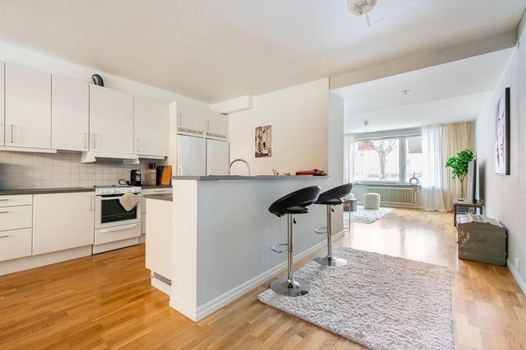 100 Sqm In Stockholms Finest Area - Oestermalm *