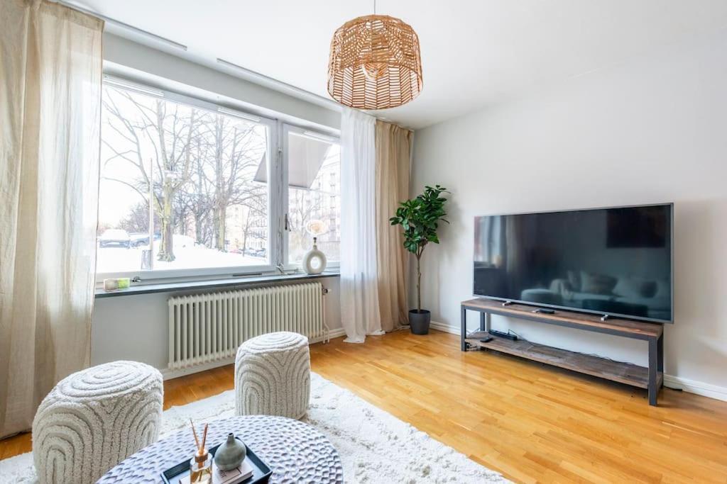 Appartement 100 Sqm In Stockholms Finest Area - Oestermalm *