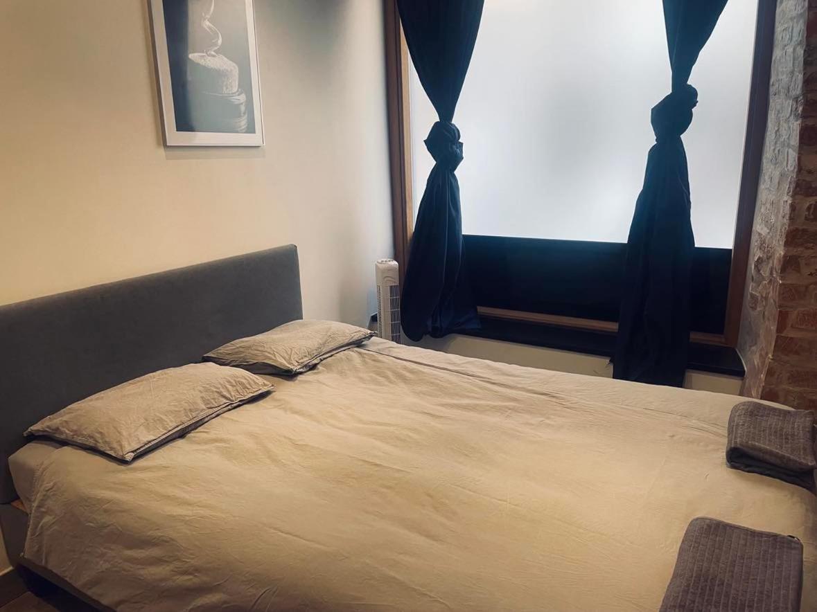 Travel Box No Window 2 Now With Ac Apartment Stockholm