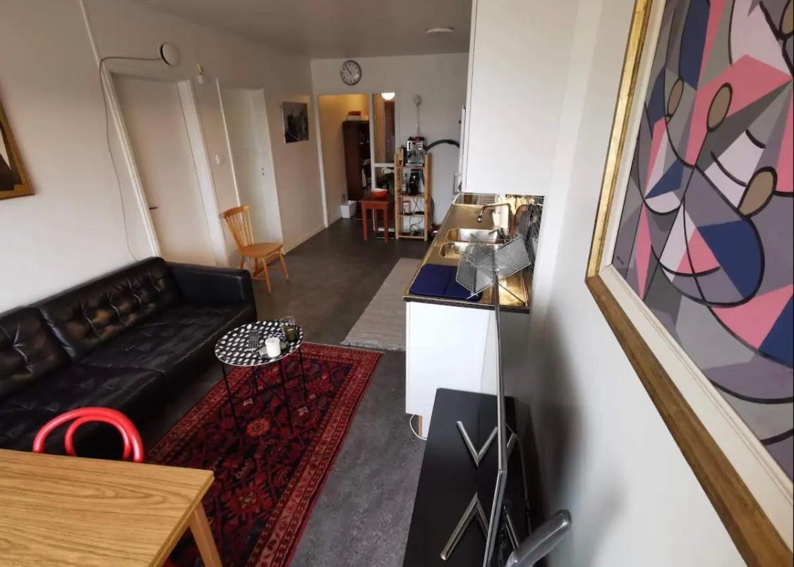 In Central Apartement With Sea View