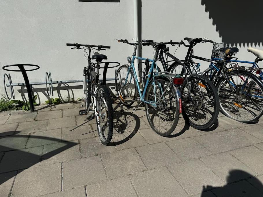 Apartment Charmig Laegenhet Med Balkong Naera