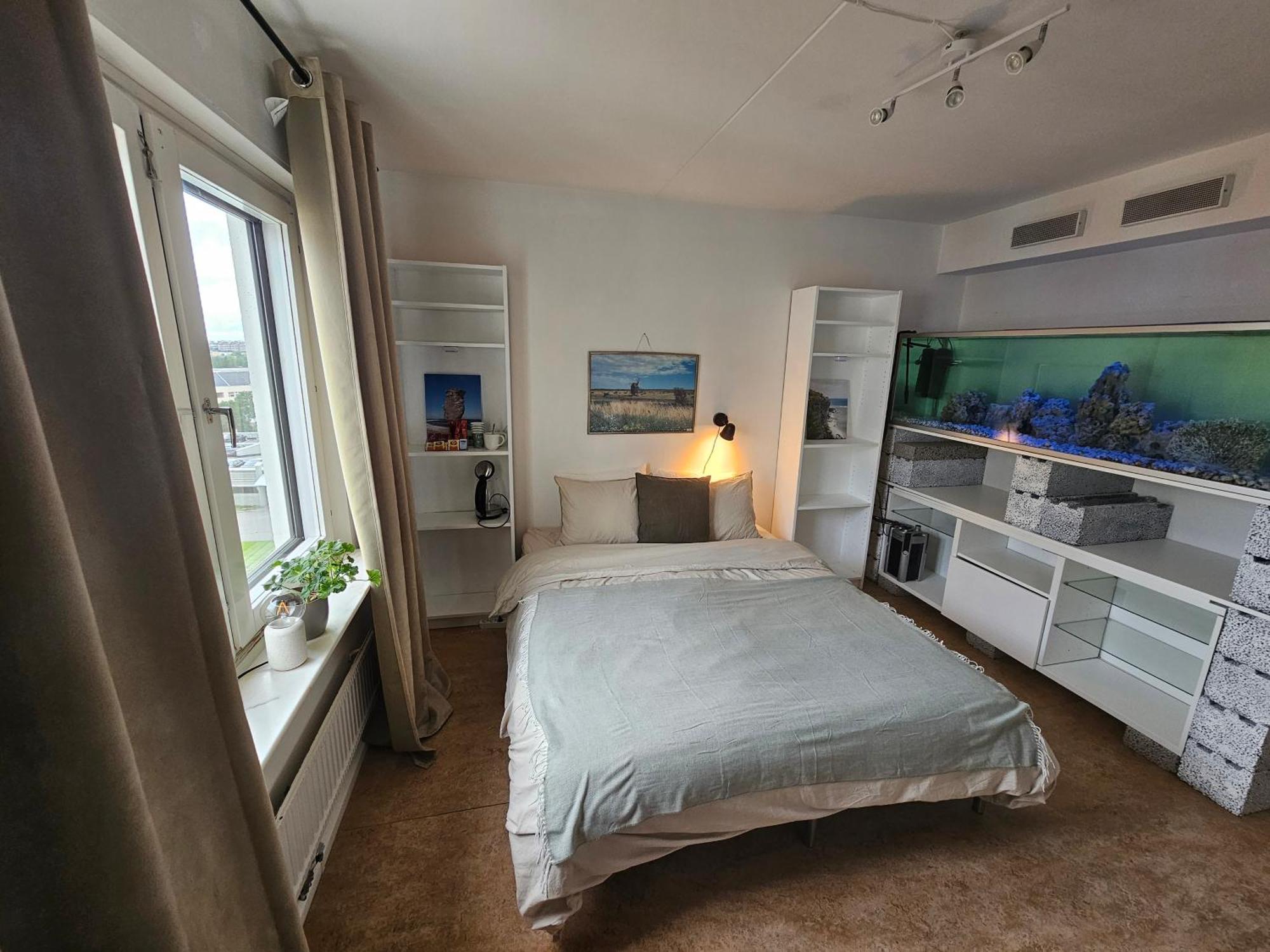 With Private Entrance And Ensuite Bathroom Rum i privatbostad *