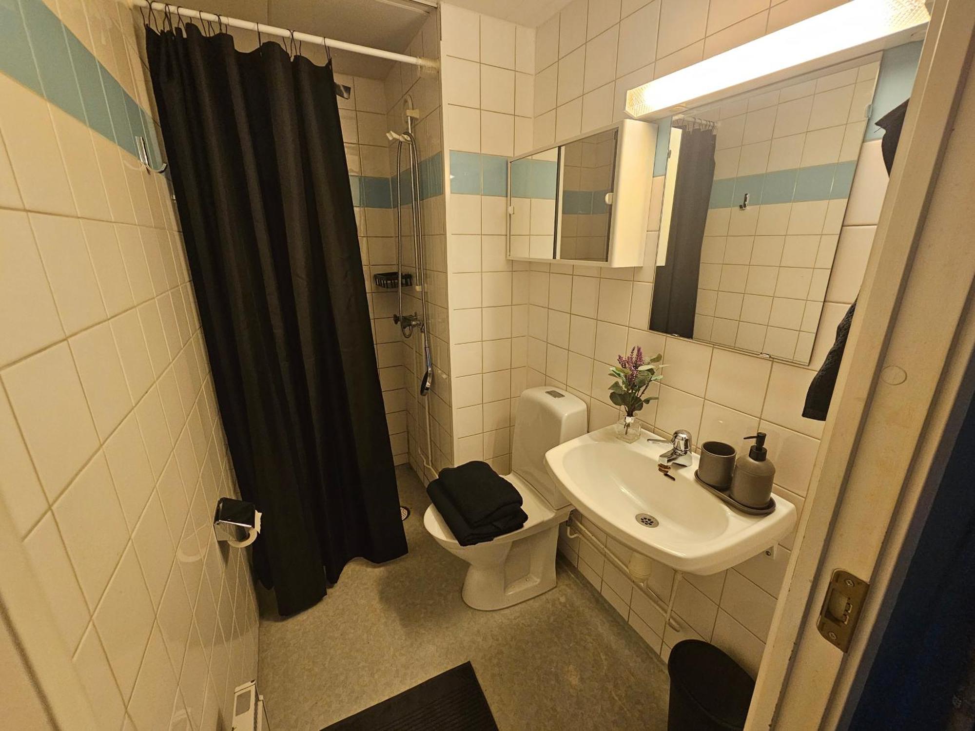 With Private Entrance And Ensuite Bathroom