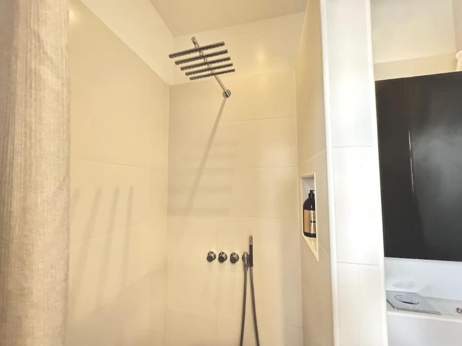 Apartment Mysig Pa Strandvaegen Stockholm