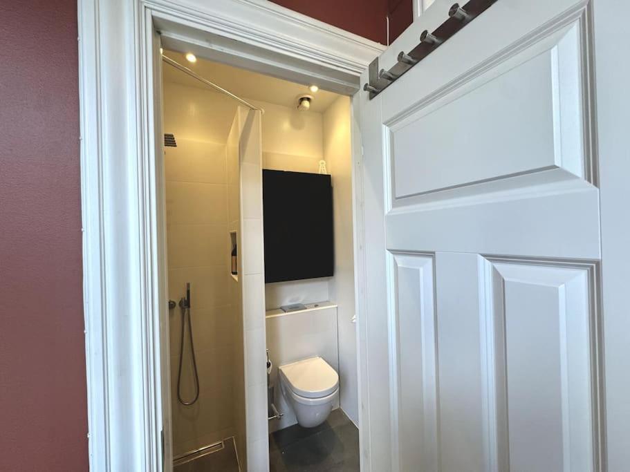 Apartment Mysig Pa Strandvaegen Stockholm