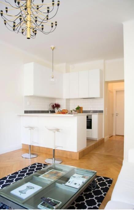 Apartment Modern Laegenhet Med Balkong Stockholm