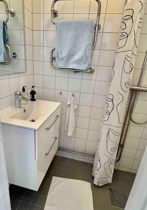 Apartment Modern Laegenhet Med Balkong Stockholm