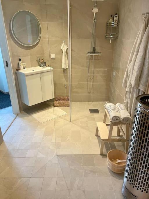 Holiday home 50 M2 Private House Near City, Pool Garden Sauna! Stockholm