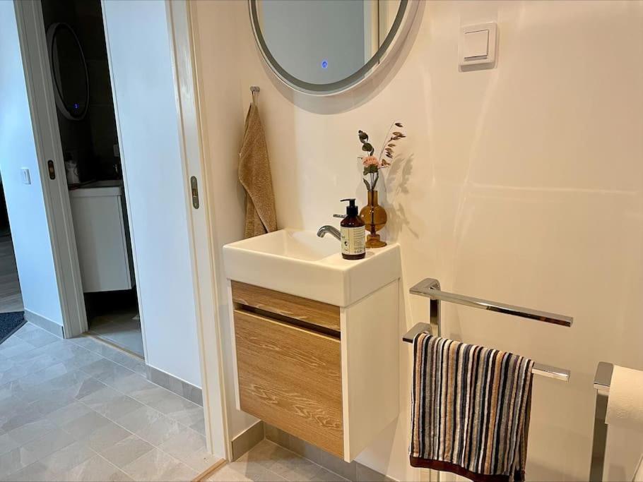 50 M2 Private House Near City, Pool Garden Sauna!
