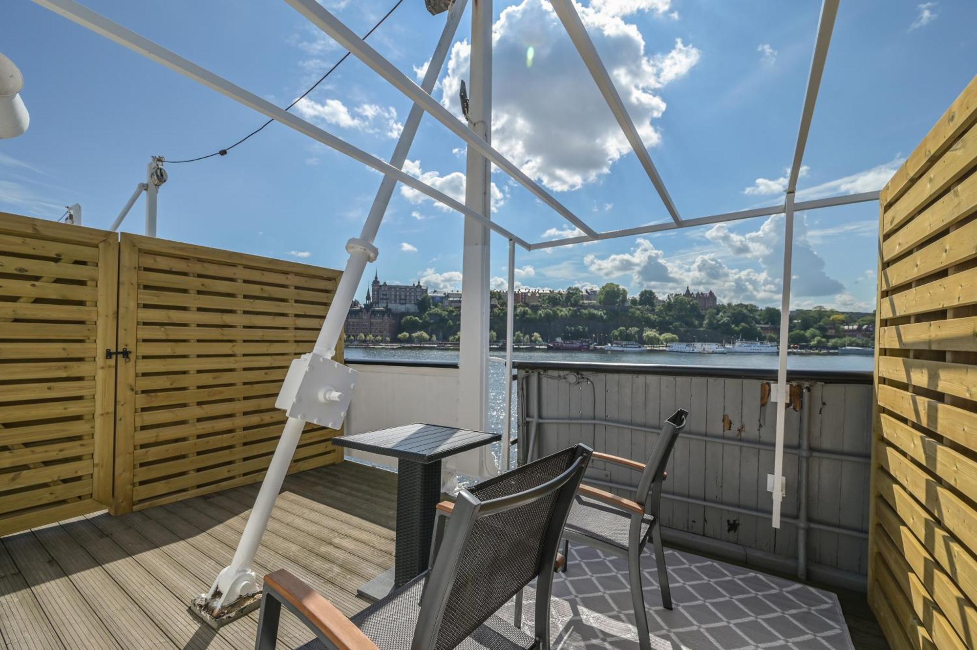 Botel Maelardrottningen Yacht