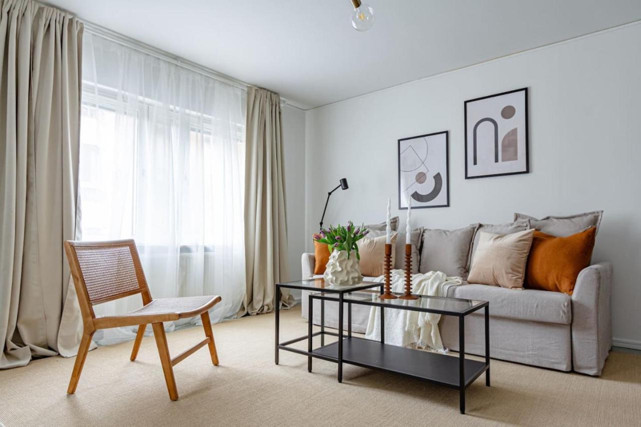 Affordable 2br In Eclectic Sofo - Construction Work Apartment