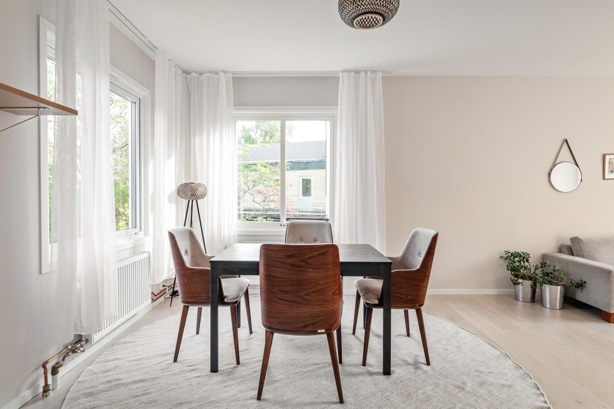 Modern 3br Close To Villa *