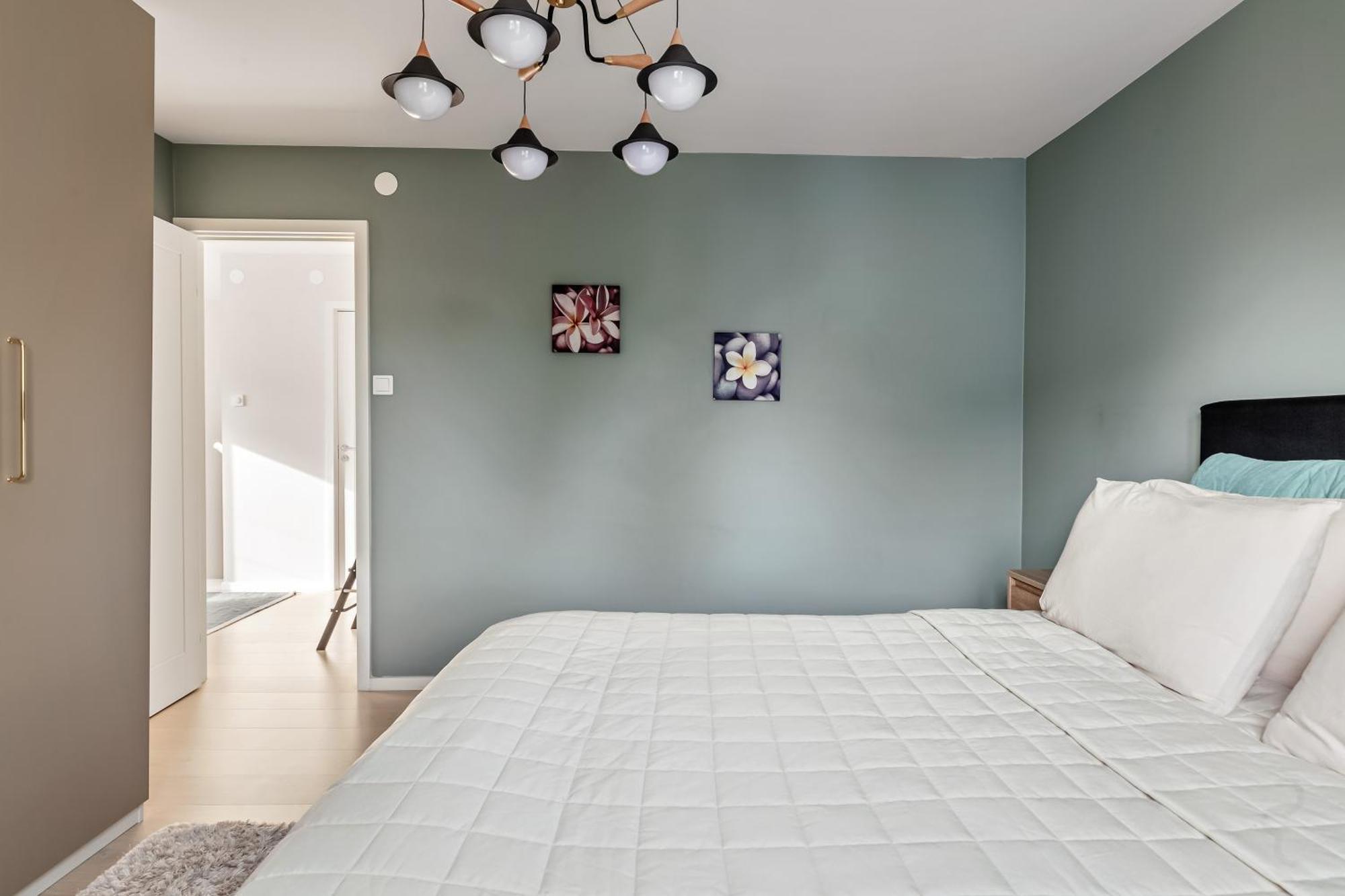 Modern 3br Close To Villa *