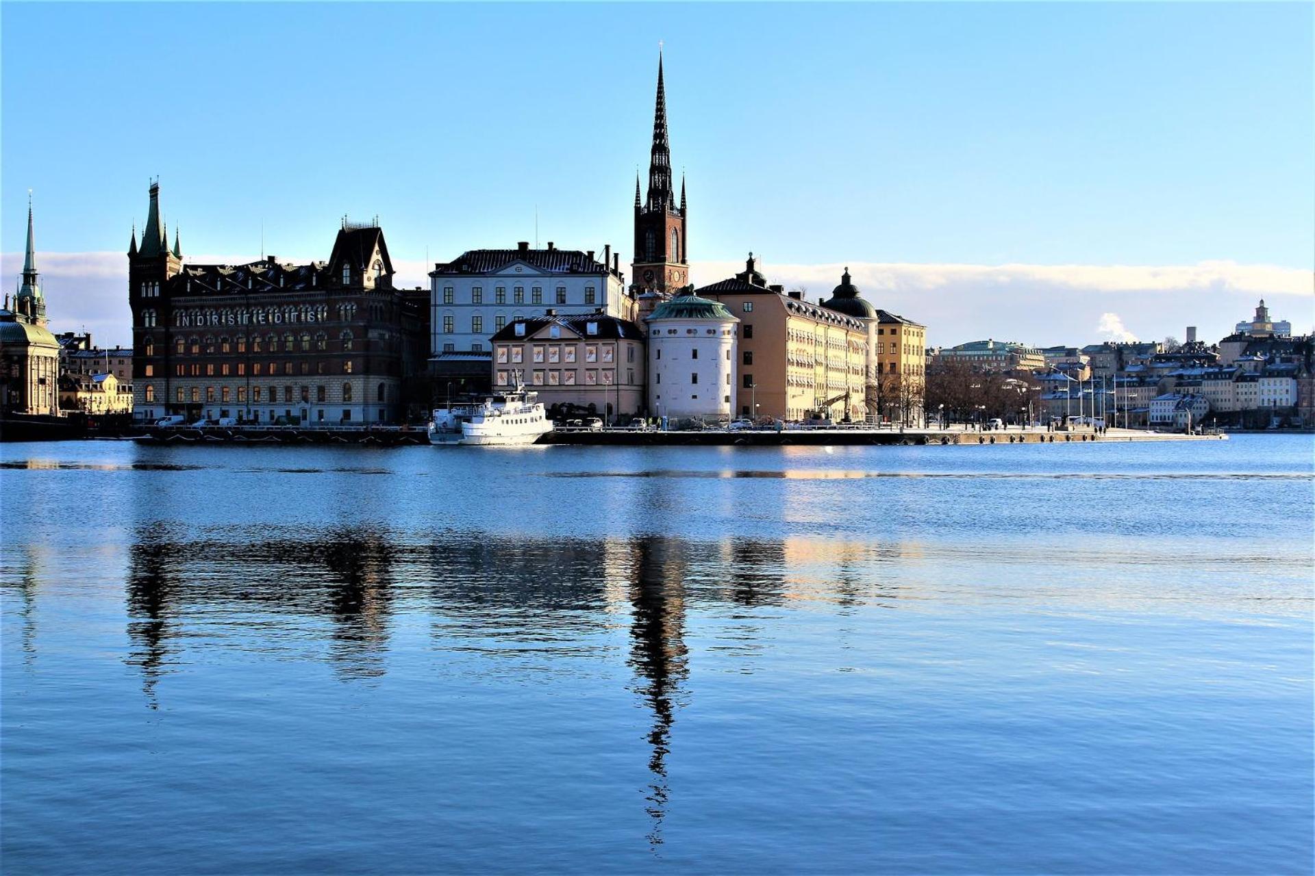 5min Drive To The Airport. Apartment Stockholm