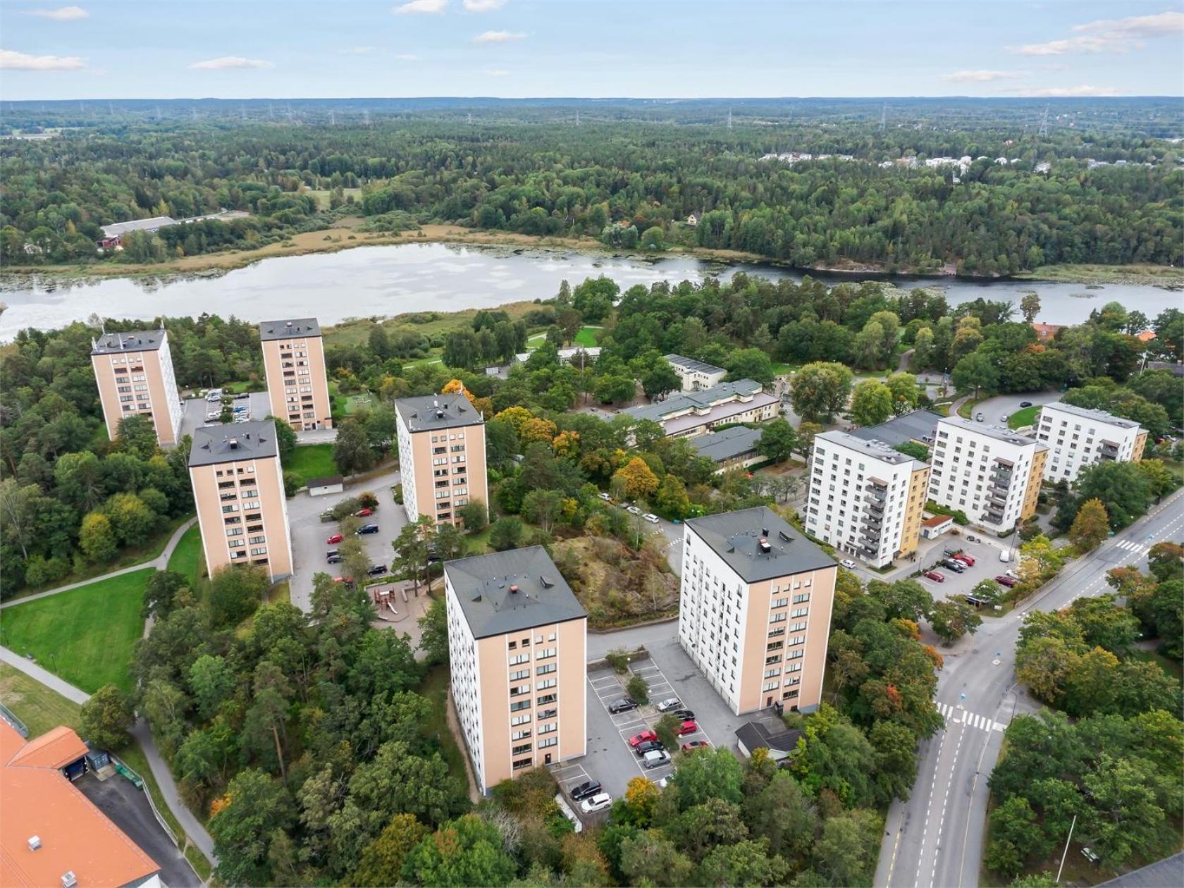 Vackert Nyrenoverad Laegenhet * Stockholm