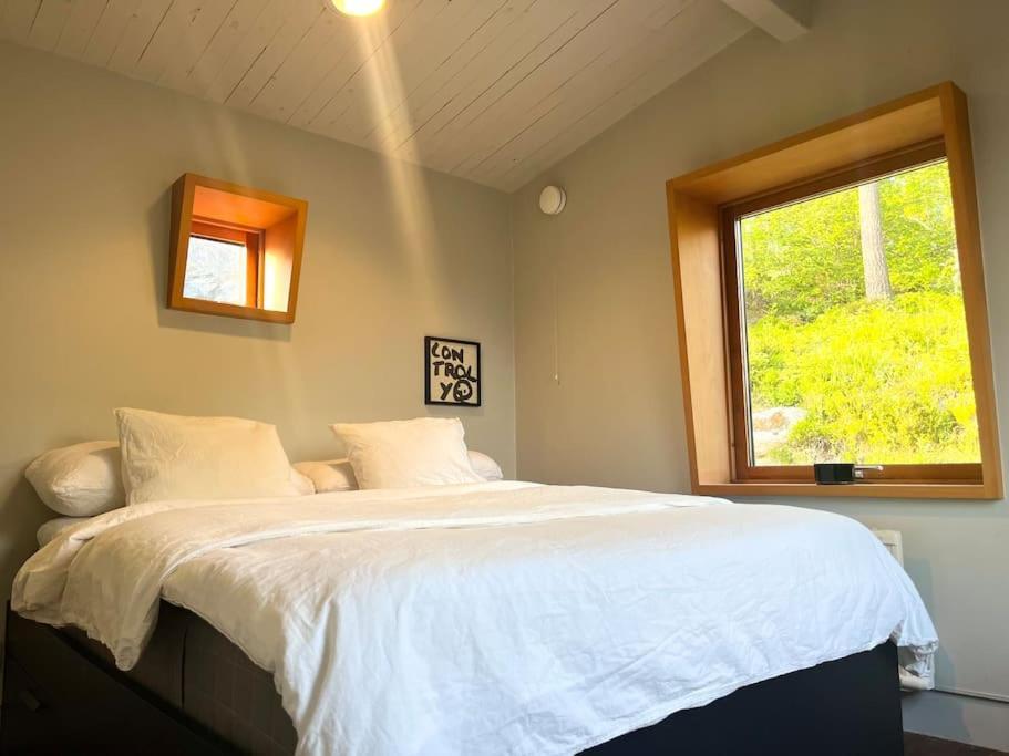 Mysigt Sommarhus Med Havsutsikt Och Bastu Casa de férias *
