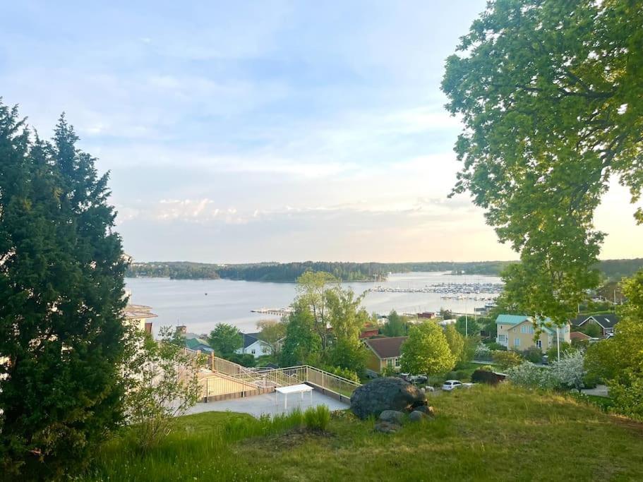 Mysigt Sommarhus Med Havsutsikt Och Bastu * Estocolmo