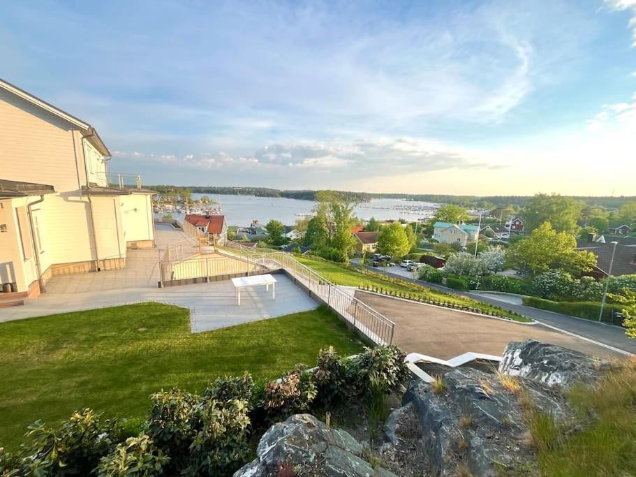 Mysigt Sommarhus Med Havsutsikt Och Bastu Estocolmo