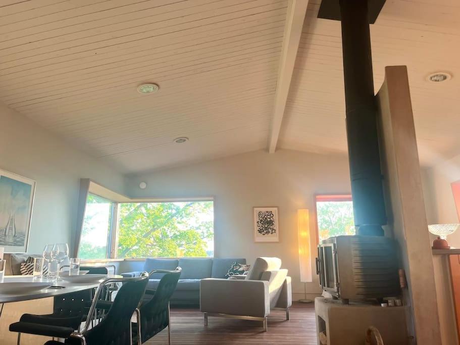 Mysigt Sommarhus Med Havsutsikt Och Bastu Casa de férias *