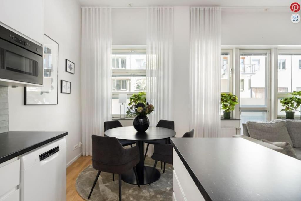 Med Enorm Takhoejd Apartment