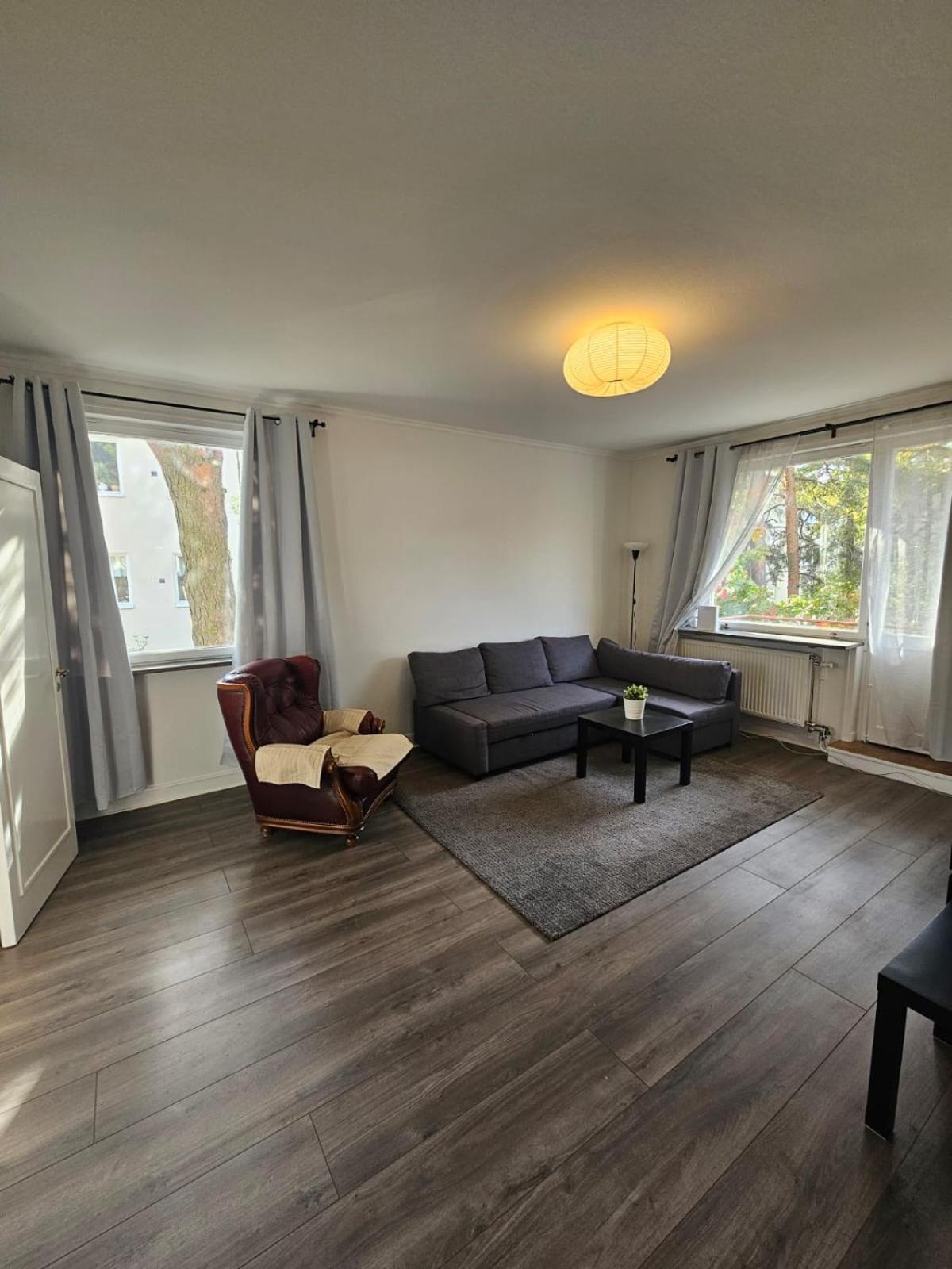 Flatin Erbjuder Laegenheter I Soedra * Stockholm