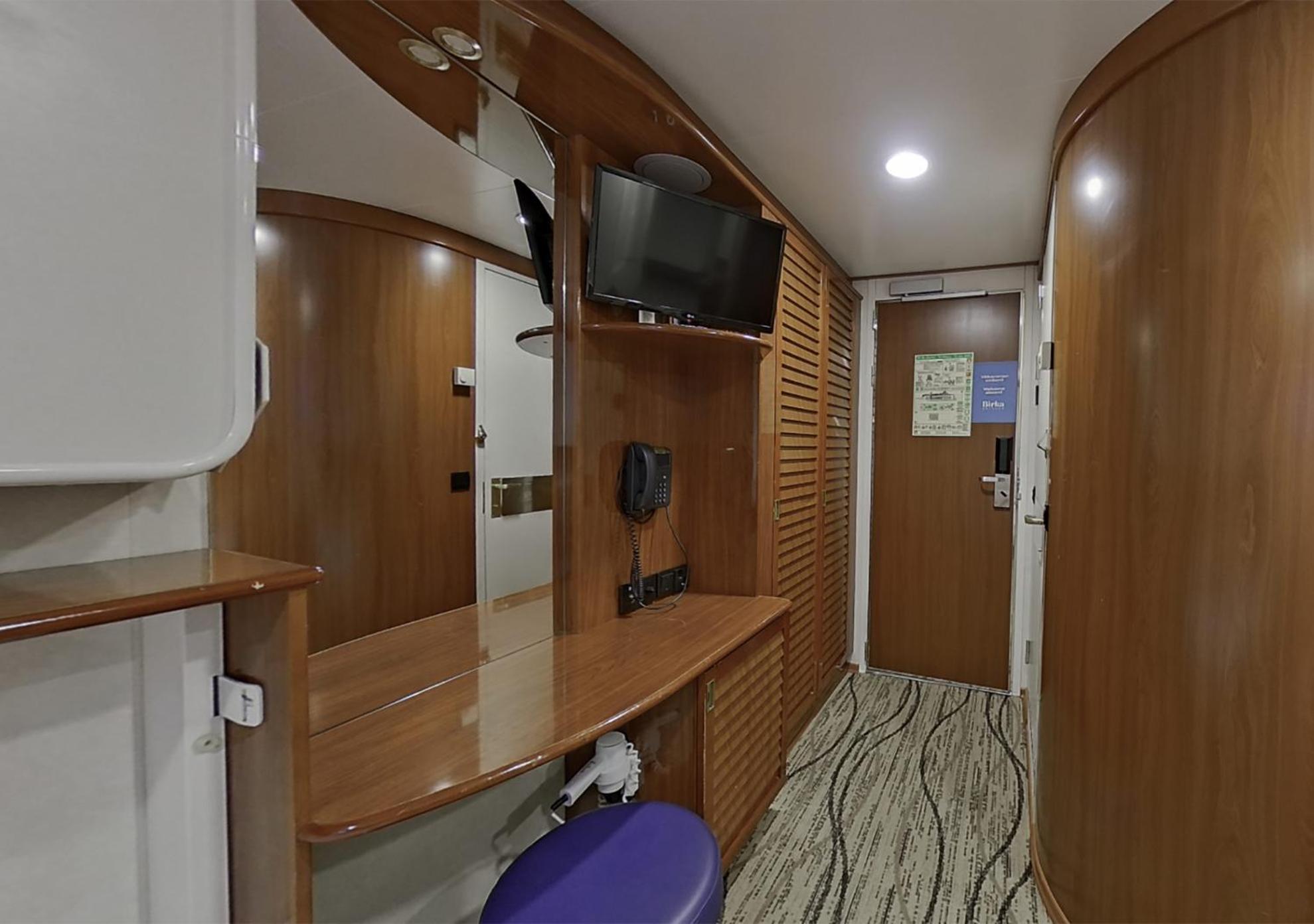 Hotel Viking Line - Overnight Cruise From