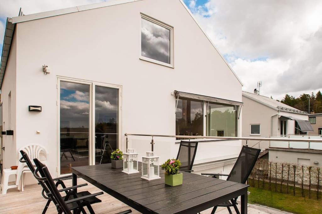 - With Pool & Sauna