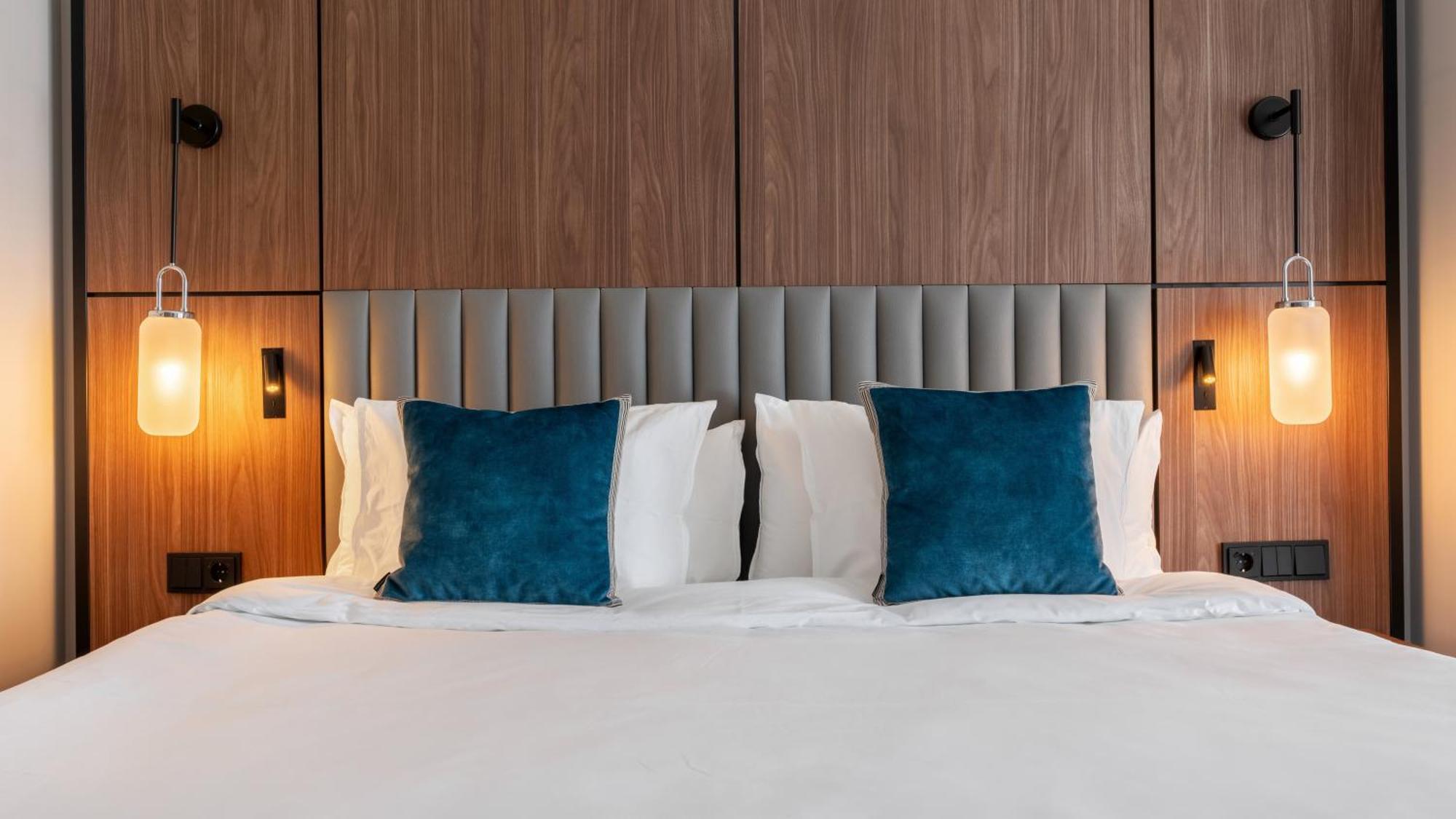 Voco - Kista By Ihg 4*