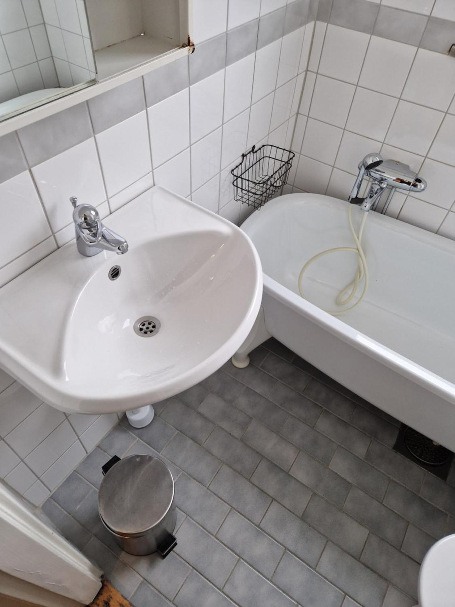 Apartment Inv1 *