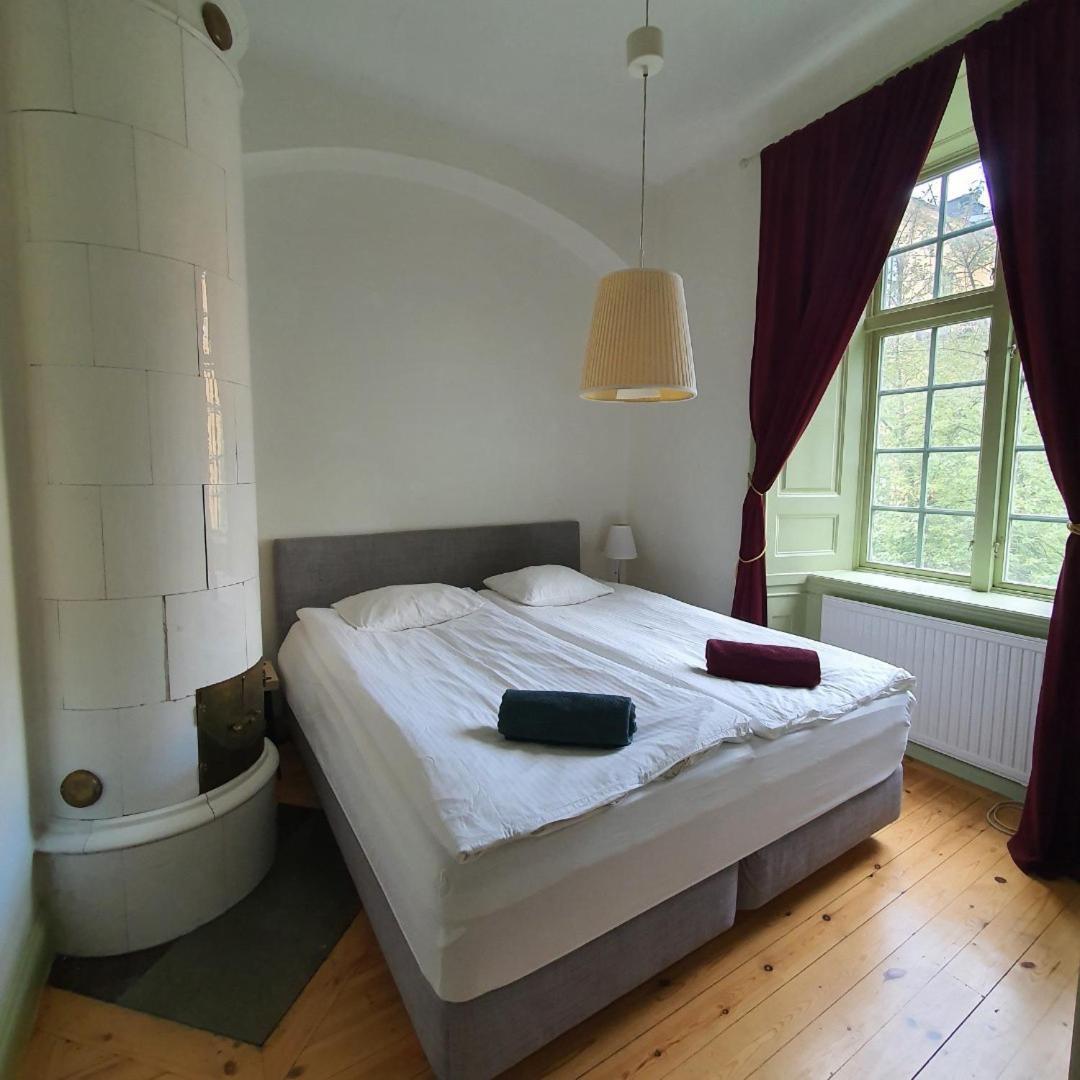 3 Bedroom In The Old Town With Bathtub! Lägenhet Stockholm
