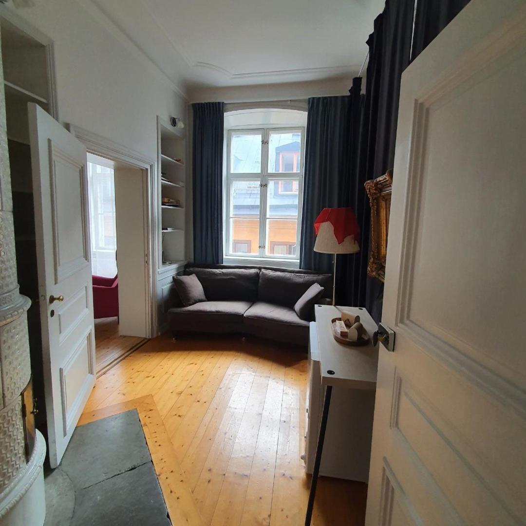 3 Bedroom In The Old Town With Bathtub! Lägenhet