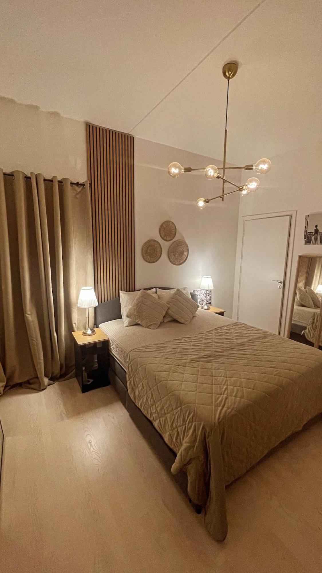 Apartment Apartment *