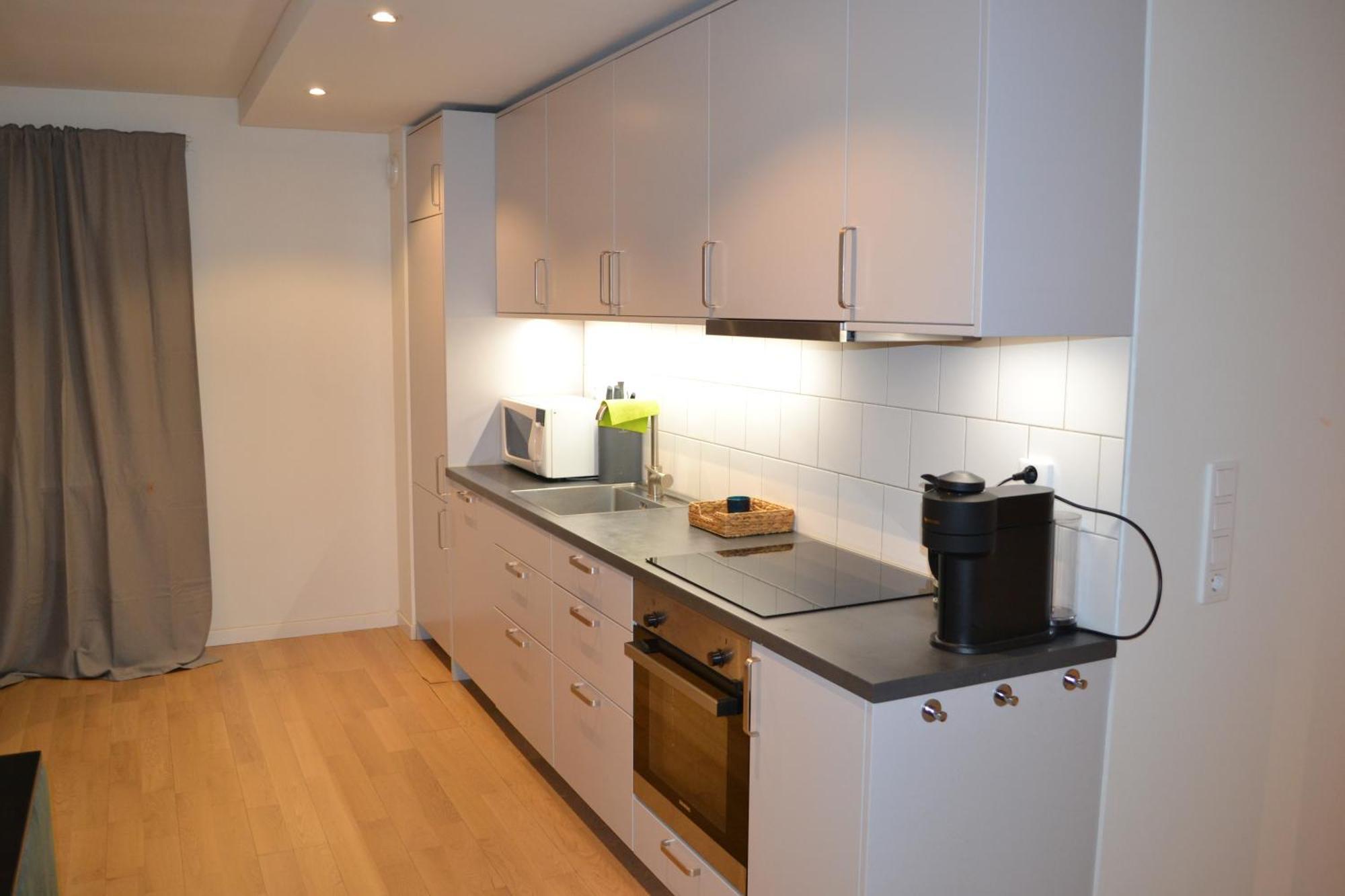 Spacious 1-bedroom Flat 15 Min To Center Stockholm