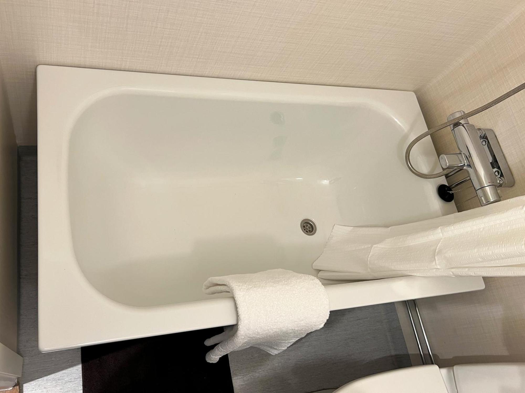 Charming Studio, 10 Min Walk To Train Station *