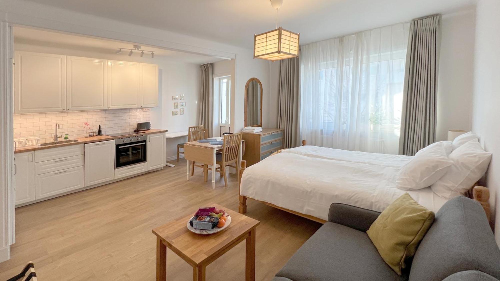 Apartment Charming Studio, 10 Min Walk To Train Station *