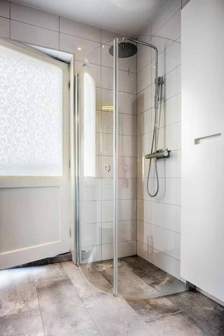 Spacious 5 Bedroom House In * Stockholm