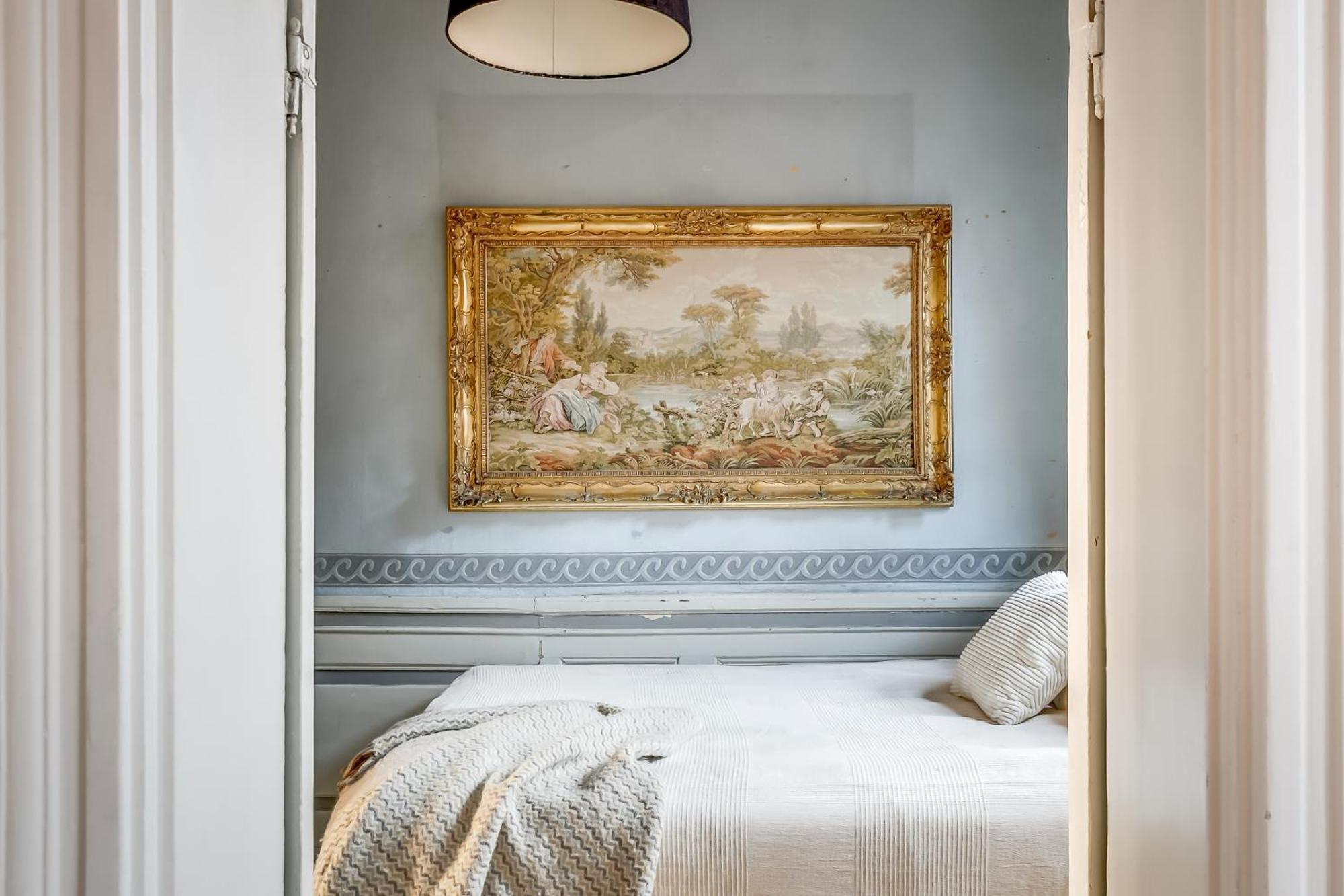 Apartment 3br Central- Royal Castle & Old Town At Your Door!