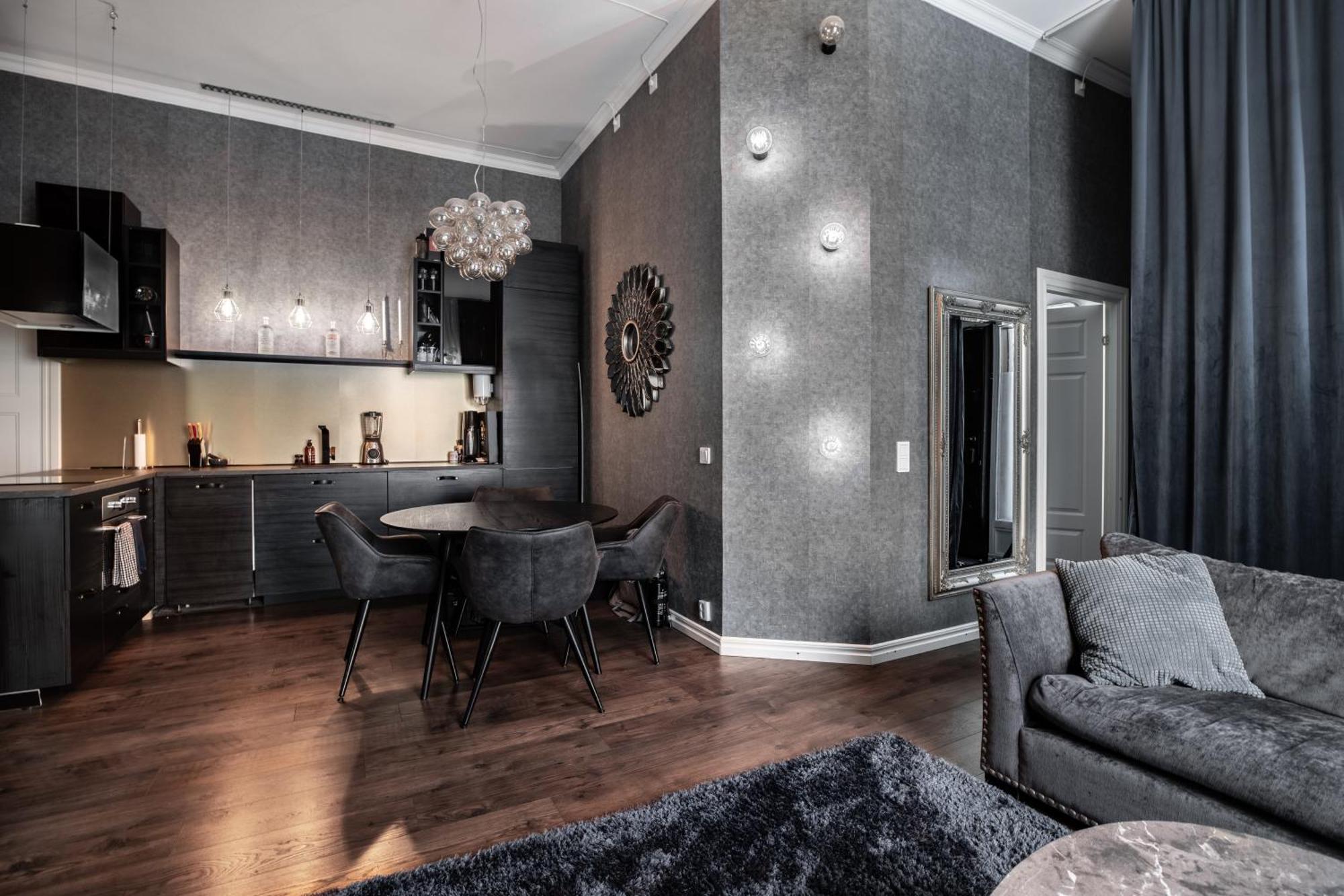 Apartment Spacious Oasis Only Minutes From The Center