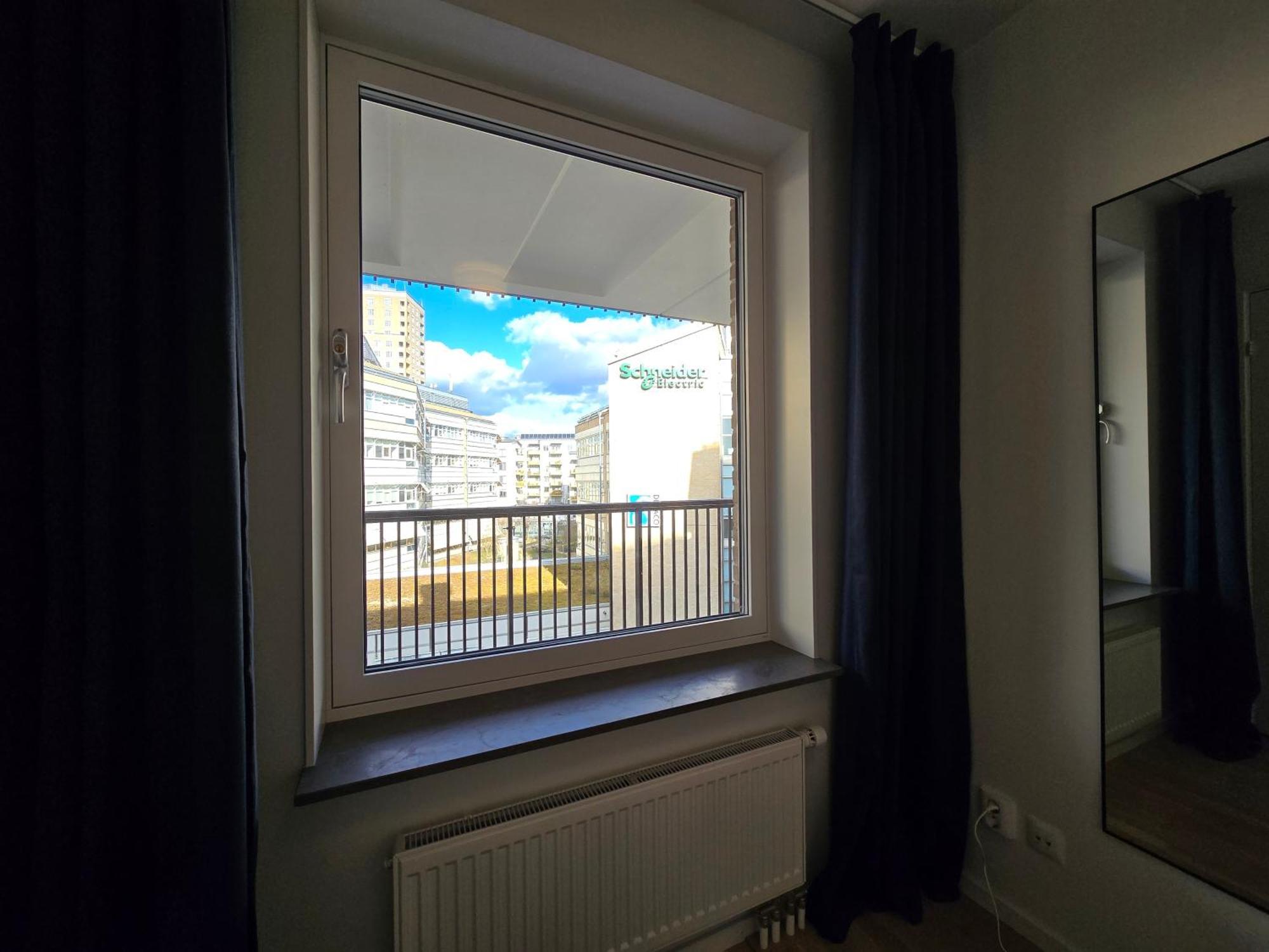 Apartment And Modernt *