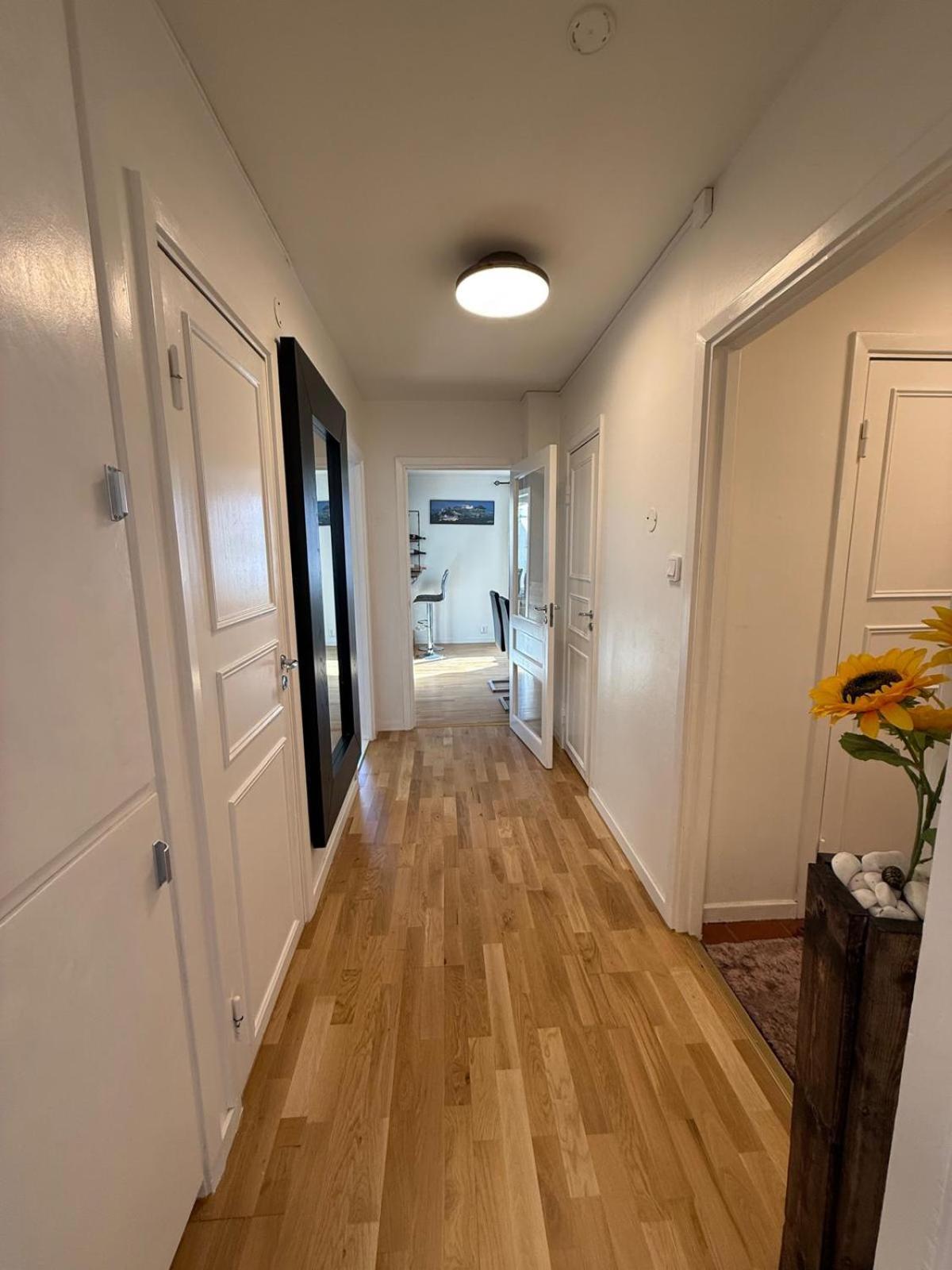 Spacious Near The Subway Apartment Stockholm