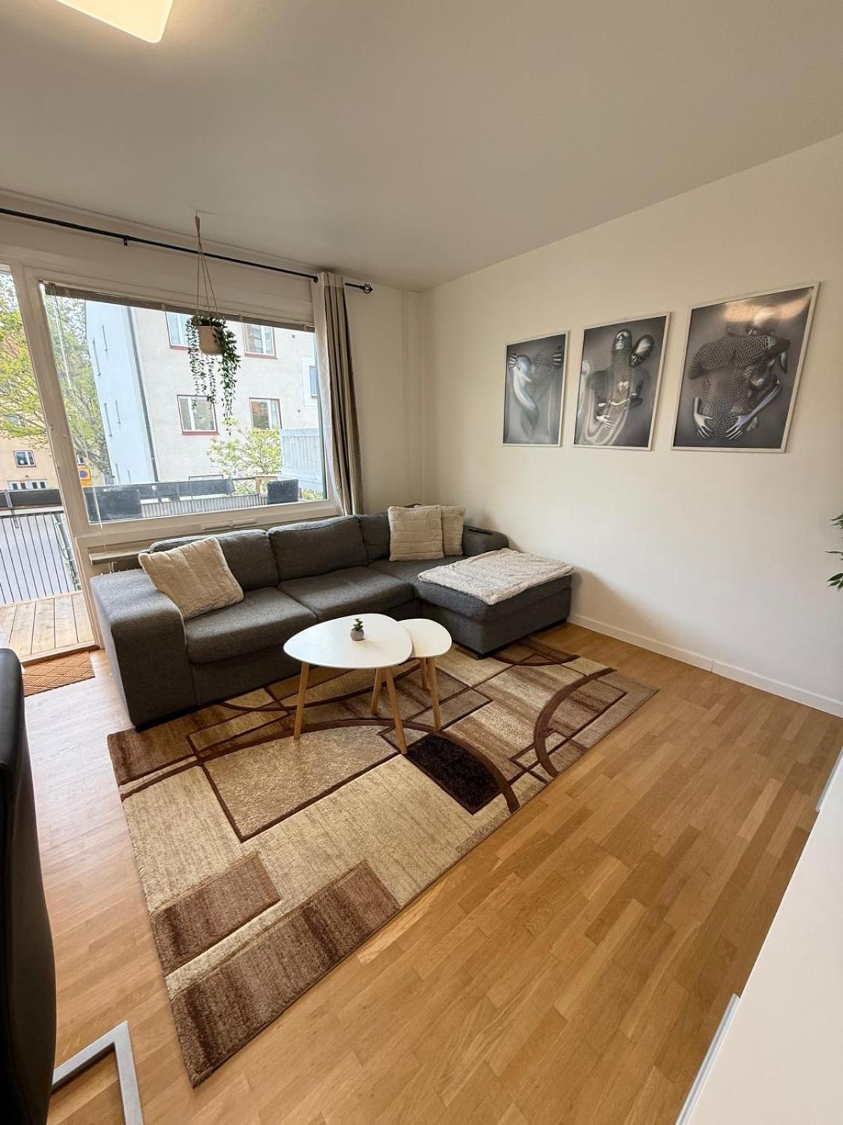 Spacious Near The Subway *