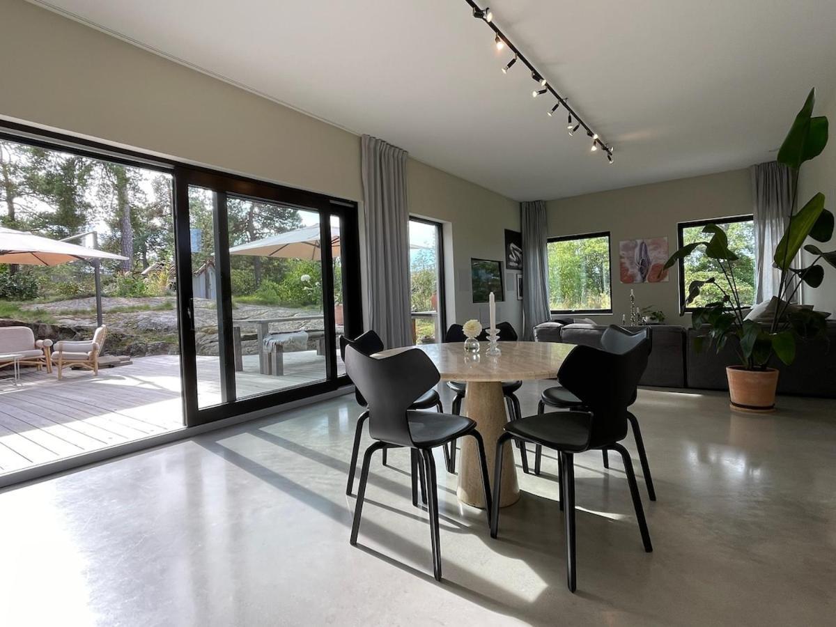 Modern Near With 4 Bedrooms