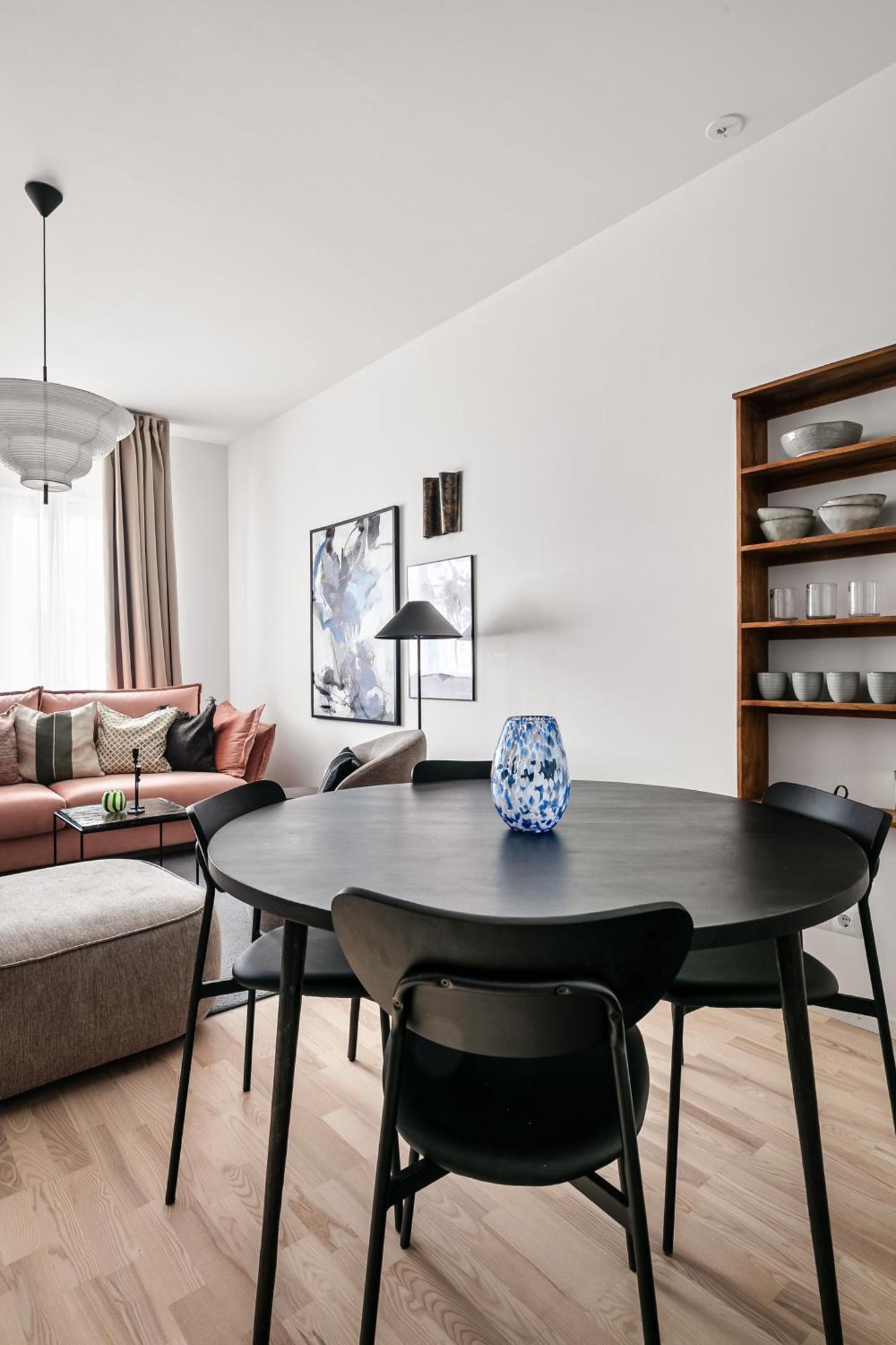 Apartment Stylish Luxe By The Water