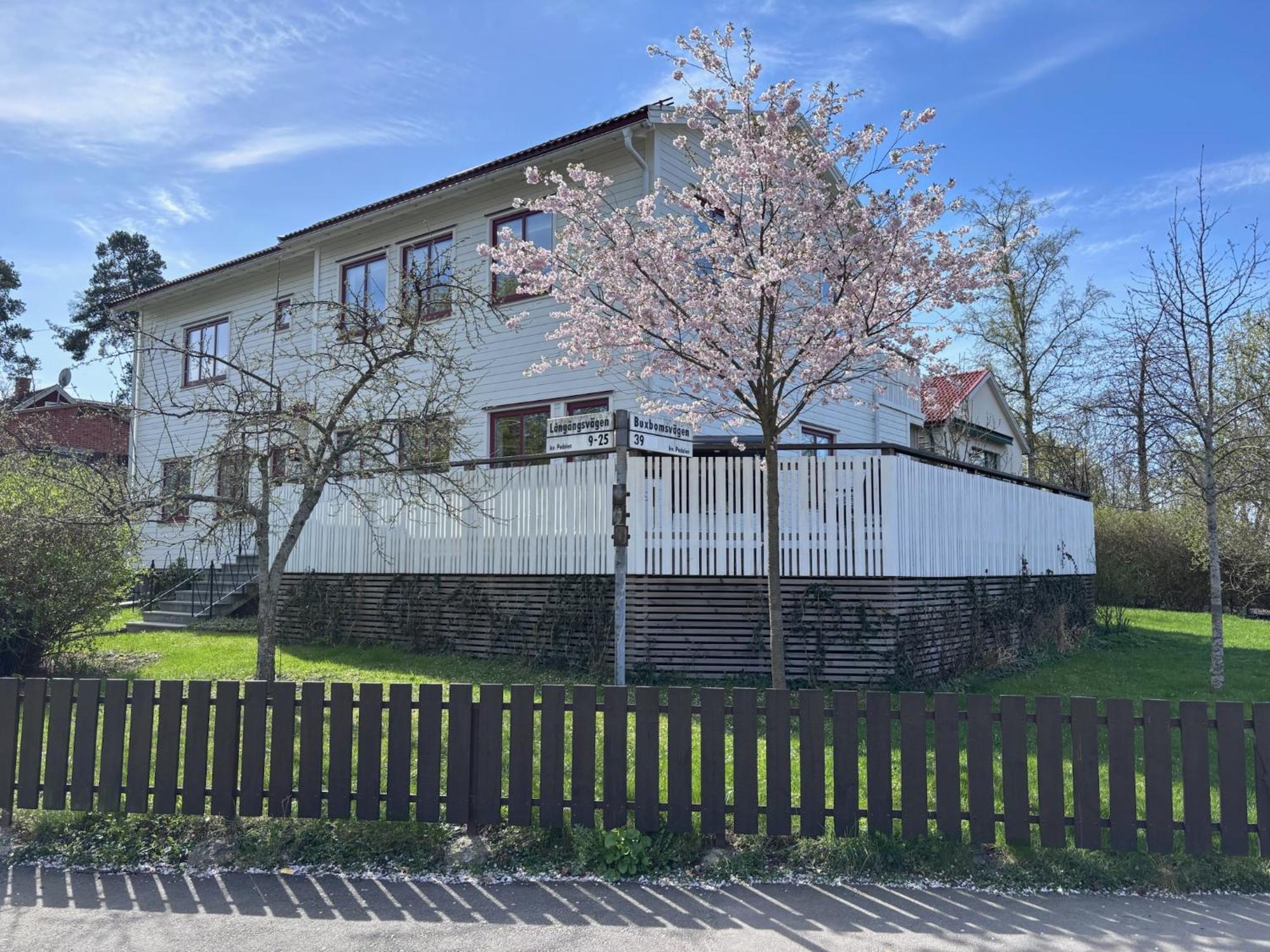 Villa Rymlig Naera Och *