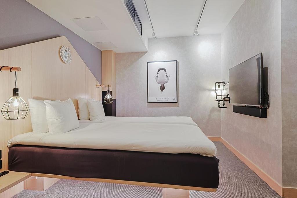 With Urban Deli Hotel 4*