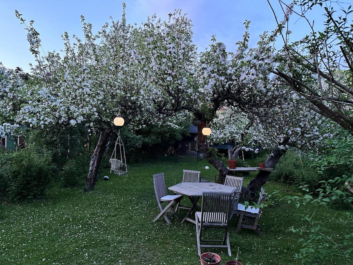 Private House From 1911 Own Garden 10 Mins To Stockholm