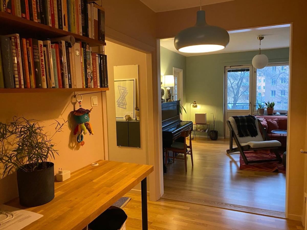 Cozy In Attractive Area Apartment *