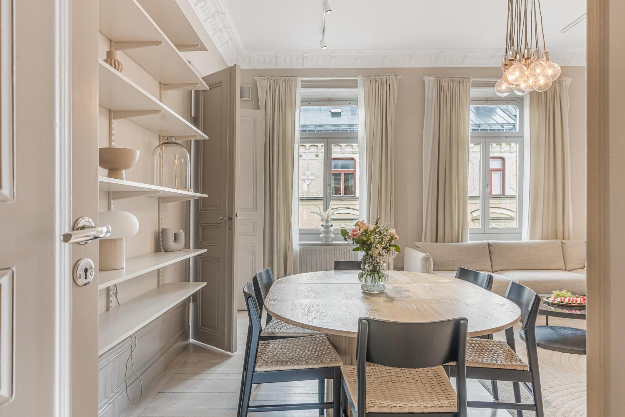 Laegenhet Med Fantastiskt Laege Apartment Stockholm